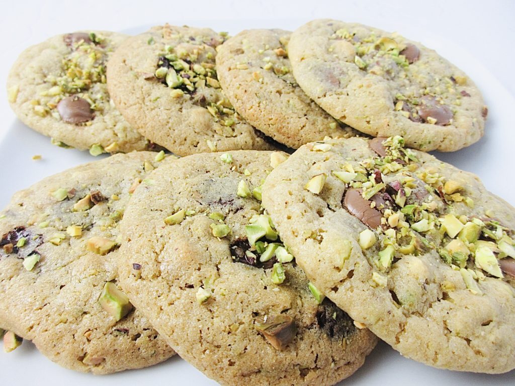 Chocolate and pistachio cookies