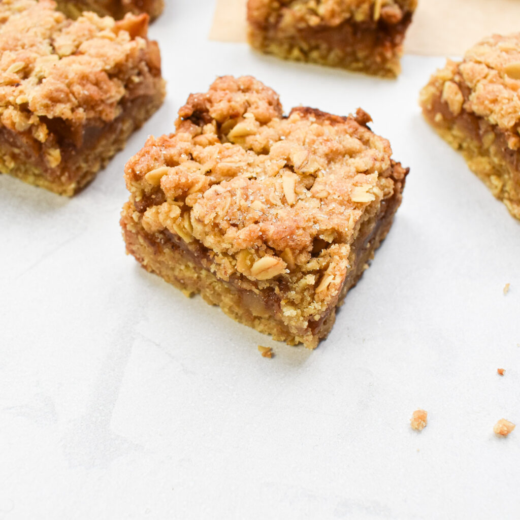 Apple crumble bars