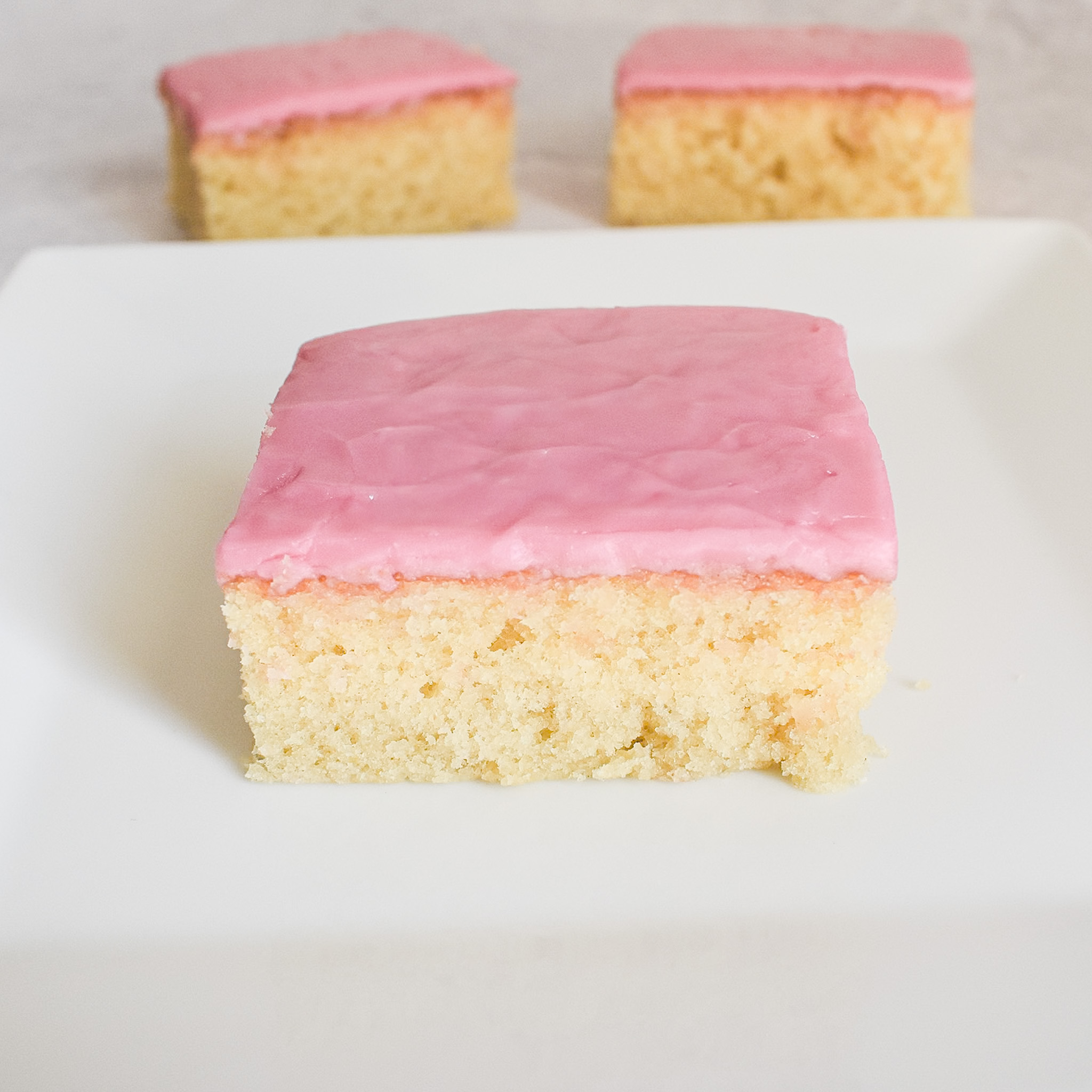 Tottenham cake - vanilla traybake