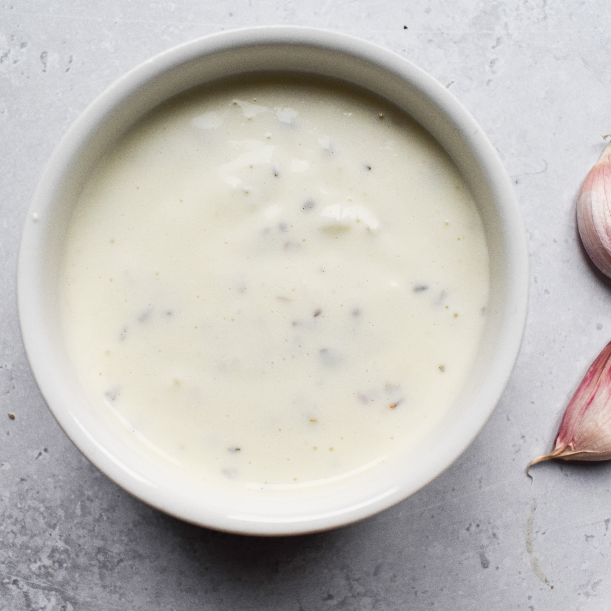 Garlic yoghurt sauce