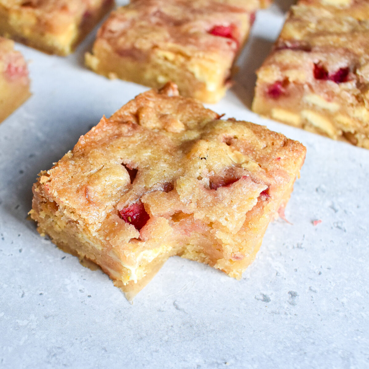 strawberry blondies