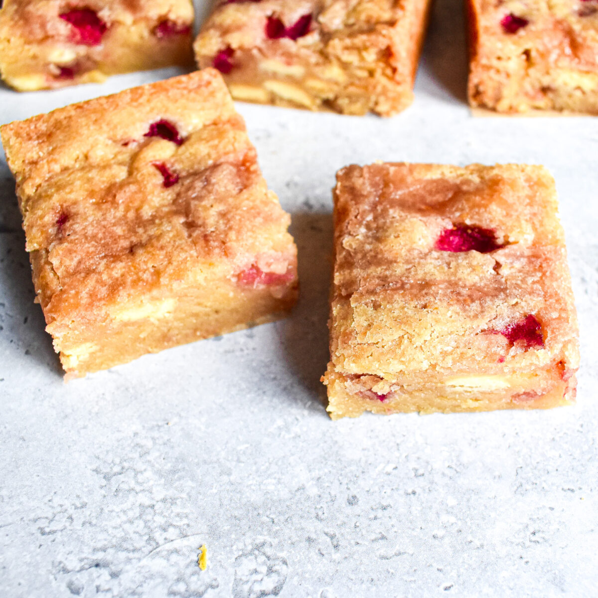 strawberry blondies