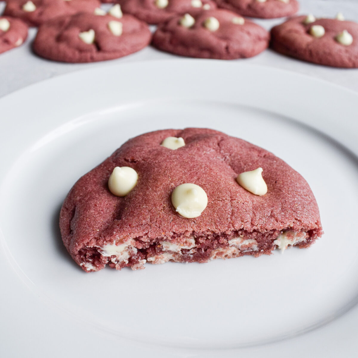 strawberry white chocolate cookie