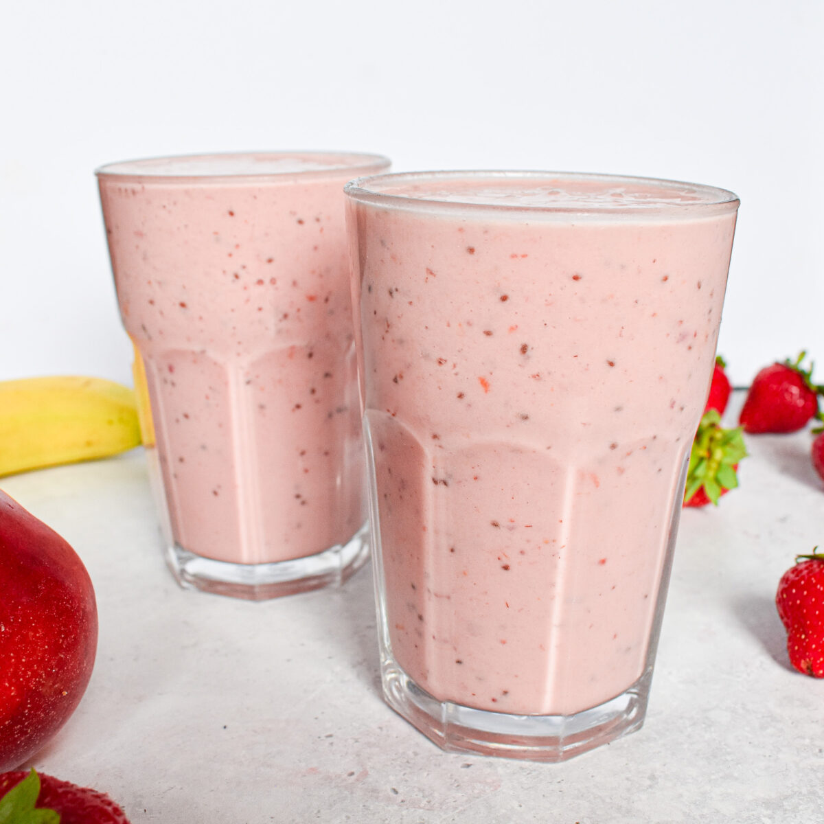 strawberry banana nectarine smoothie