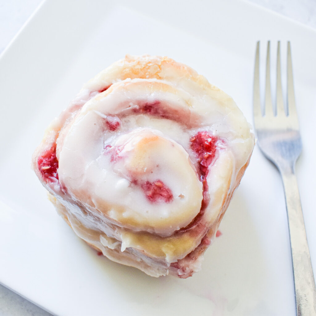 Raspberry sweet rolls